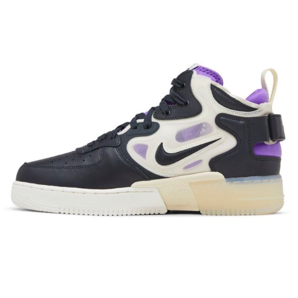 Nike 
Air Force 1
React 
‘Off noir action grape’
High top - Picture 6 of 10